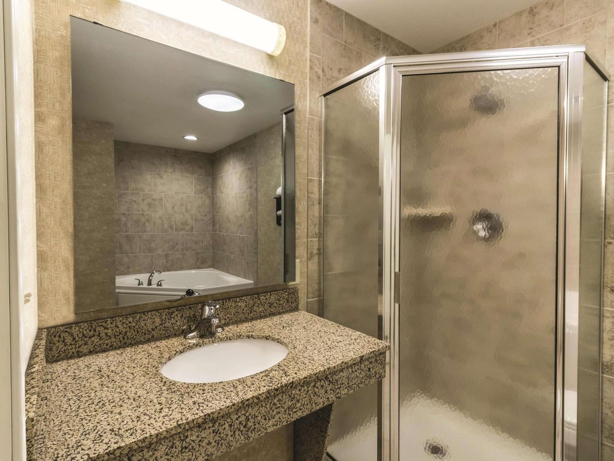 La Quinta By Wyndham Fargo-Medical Center Ξενοδοχείο Εξωτερικό φωτογραφία